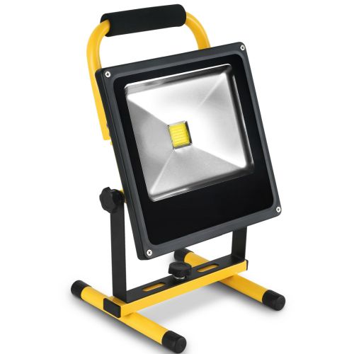 FOCO LED PLANO 30W BATERIA 2000 LUMENS IP65